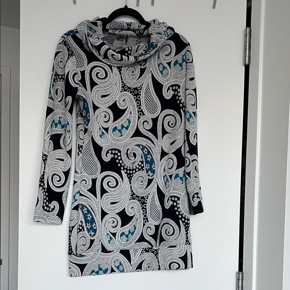 Chic Paisley Pattern Mini Dress in Black, White, and Blue